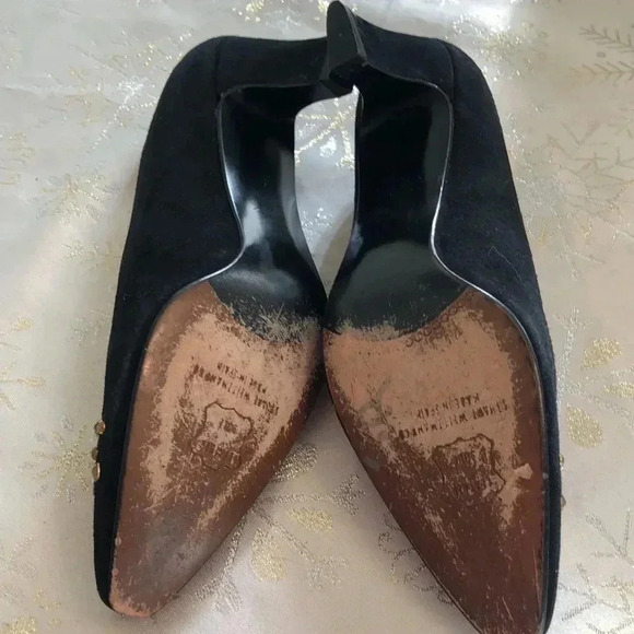 Vintage 80s Stuart Weitzman for Mr. Seymour black suede pumps - Picture 7 of 7